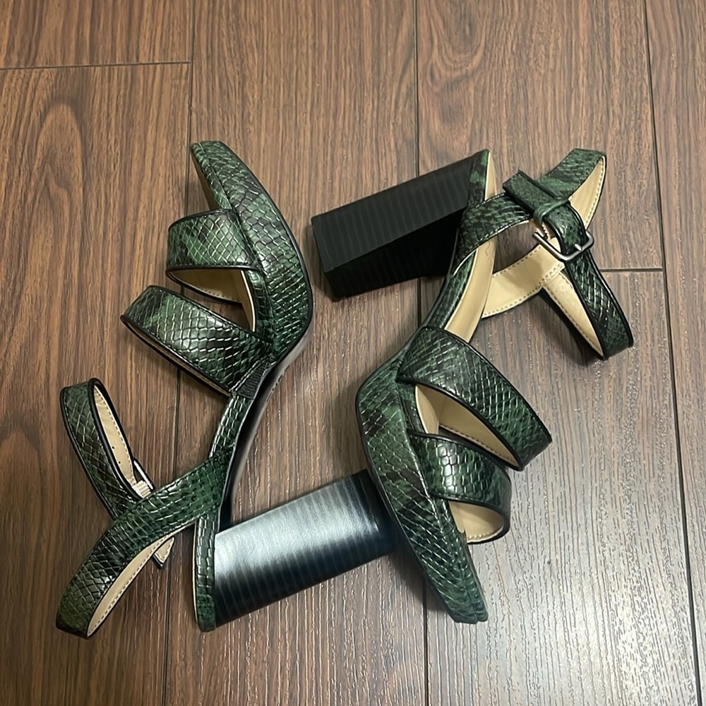 Naturalizer Kamela Ankle Strap Sandals Size 6
